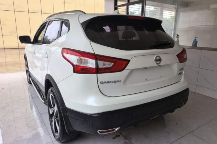 Used Nissan Qashqai 2016 2.0L CVT Luxury Edition Rear Left 45 Deg