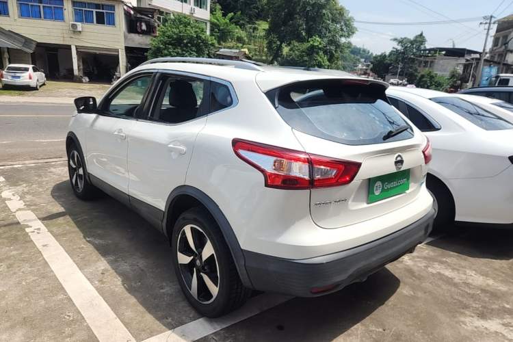 Used Nissan Qashqai 2016 2.0L CVT Luxury Edition Rear Left 45 Deg
