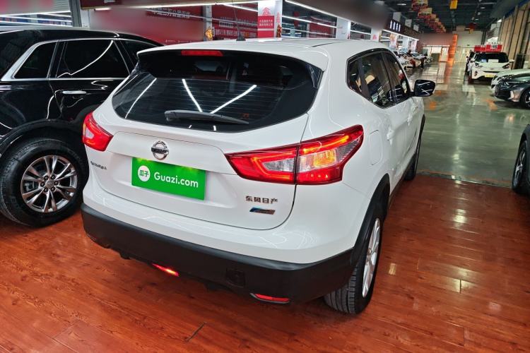 Used Nissan Qashqai 2016 2.0L CVT Elite Edition Rear Right 45 Deg