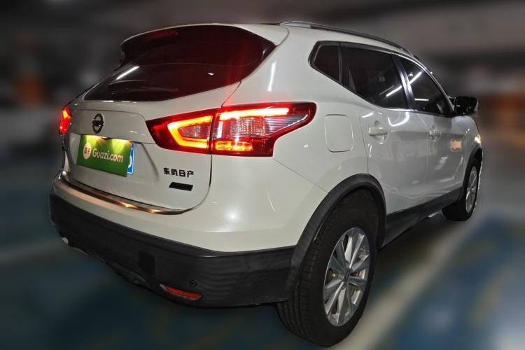 Used Nissan Qashqai 2016 2.0L CVT Elite Edition Rear Right 45 Deg
