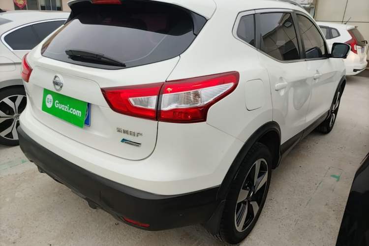 Used Nissan Qashqai 2016 2.0L CVT Luxury Edition Rear Right 45 Deg