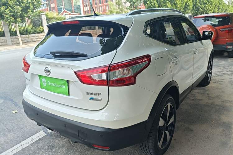 Used Nissan Qashqai 2016 2.0L CVT Luxury Edition Rear Right 45 Deg