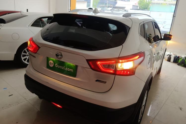 Used Nissan Qashqai 2016 2.0L CVT Elite Edition Rear Right 45 Deg