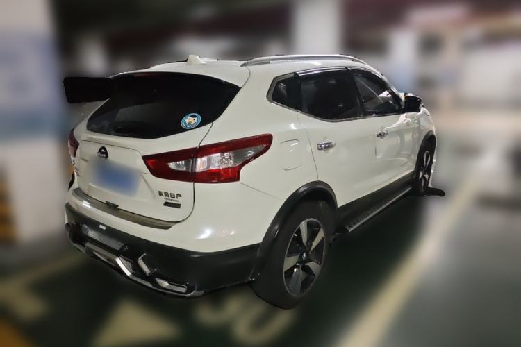 Used Nissan Qashqai 2016 2.0L CVT Luxury Edition Rear Right 45 Deg