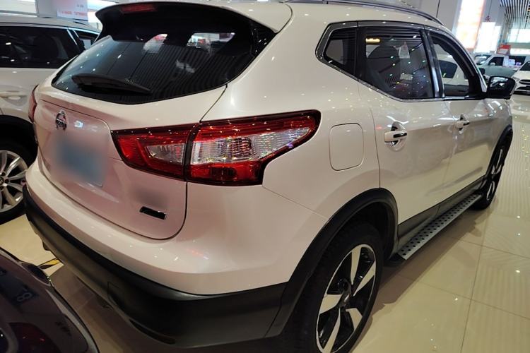 Used Nissan Qashqai 2016 2.0L CVT Luxury Edition Rear Right 45 Deg
