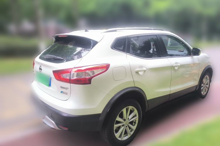 Used Nissan Qashqai 2016 2.0L CVT Elite Edition Rear Right 45 Deg