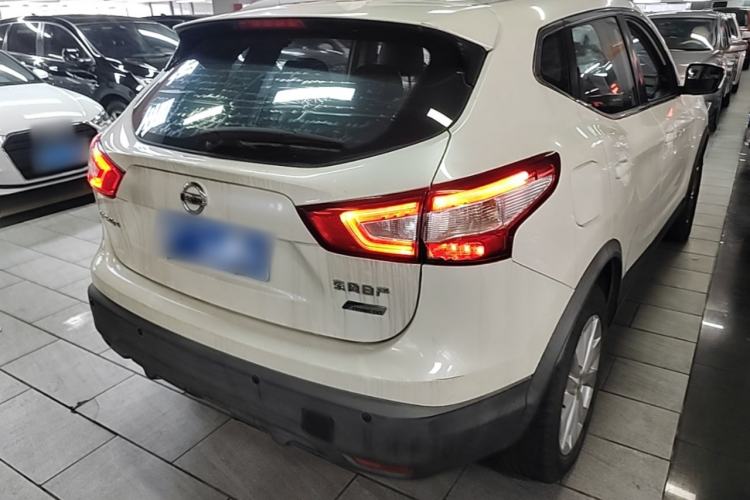 Used Nissan Qashqai 2016 2.0L CVT Elite Edition Rear Right 45 Deg