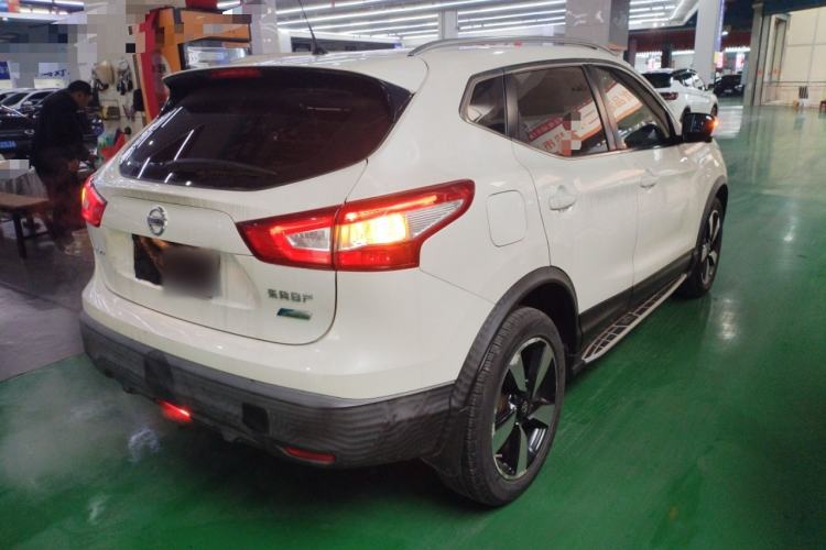 Used Nissan Qashqai 2016 2.0L CVT Luxury Edition Rear Right 45 Deg