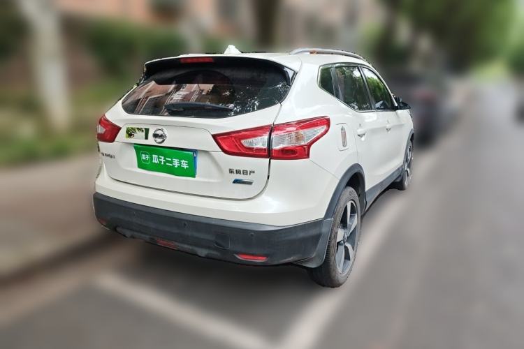 Used Nissan Qashqai 2016 2.0L CVT Luxury Edition Rear Right 45 Deg