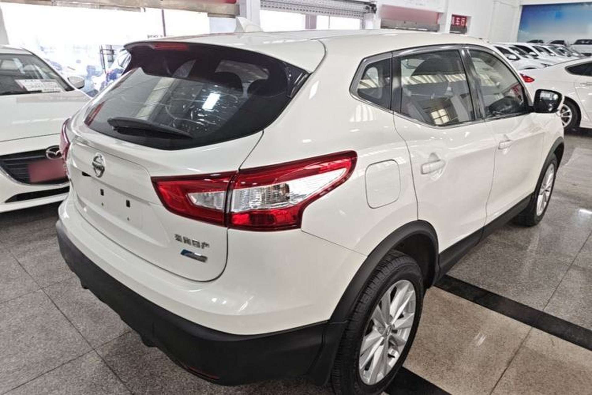 Used Nissan Qashqai 2016 2.0L CVT Elite Edition Rear Right 45 Deg