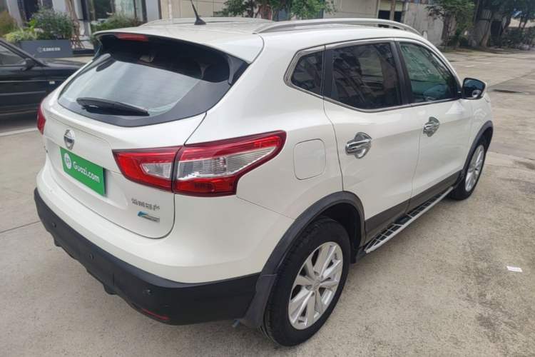 Used Nissan Qashqai 2016 2.0L CVT Elite Edition Rear Right 45 Deg