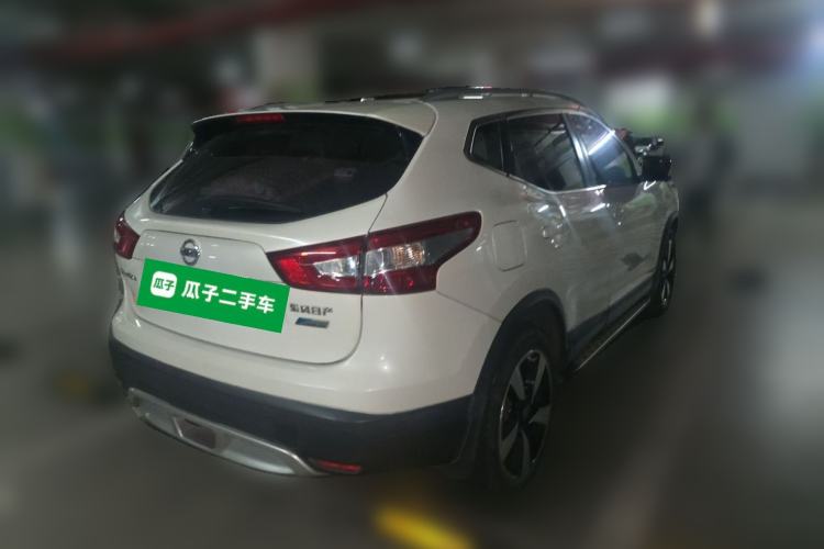 Used Nissan Qashqai 2016 2.0L CVT Luxury Edition Rear Right 45 Deg