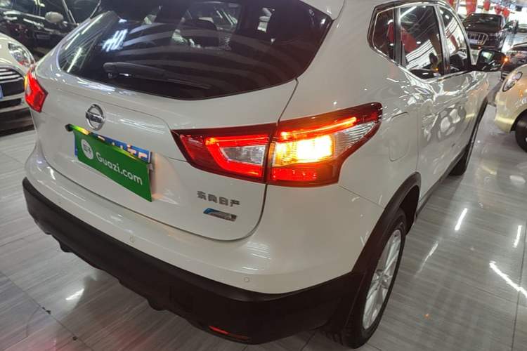 Used Nissan Qashqai 2016 2.0L CVT Elite Edition Rear Right 45 Deg
