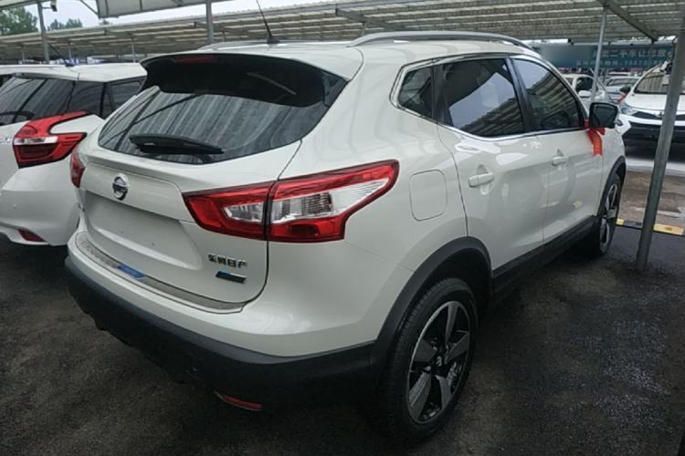Used Nissan Qashqai 2016 2.0L CVT Luxury Edition Rear Right 45 Deg