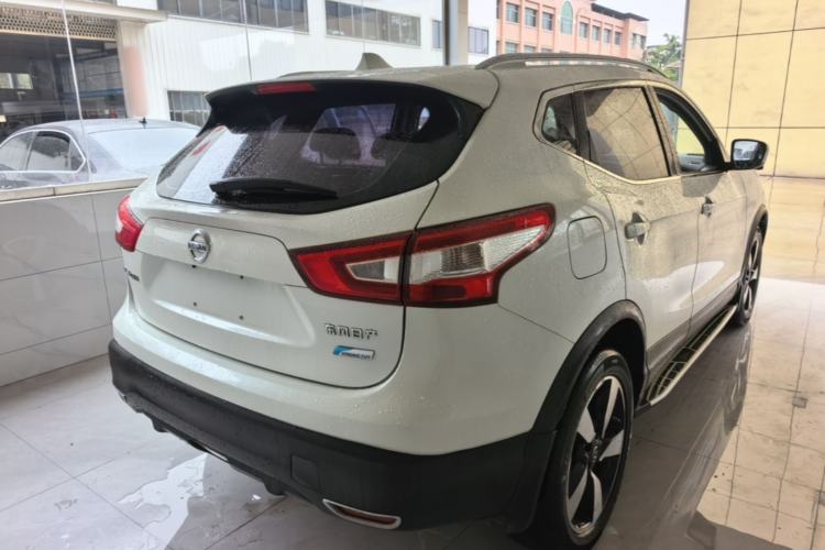 Used Nissan Qashqai 2016 2.0L CVT Luxury Edition Rear Right 45 Deg