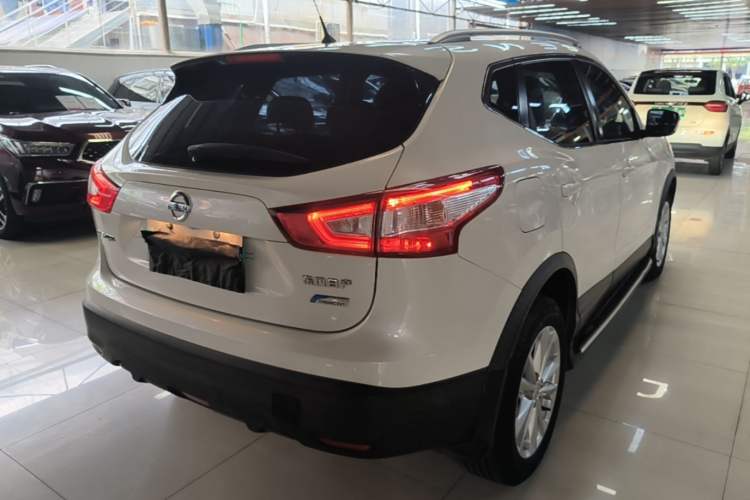 Used Nissan Qashqai 2016 2.0L CVT Elite Edition Rear Right 45 Deg