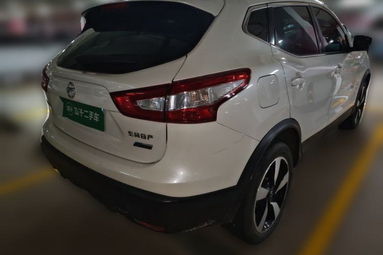 Used Nissan Qashqai 2016 2.0L CVT Luxury Edition Rear Right 45 Deg