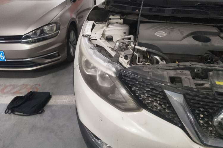 Used Nissan Qashqai 2016 2.0L CVT Elite Edition Right Front Headlight