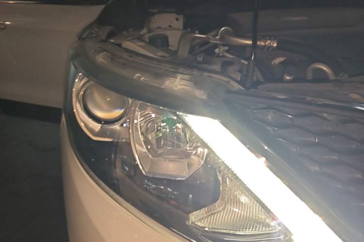 Used Nissan Qashqai 2016 2.0L CVT Luxury Edition Right Front Headlight