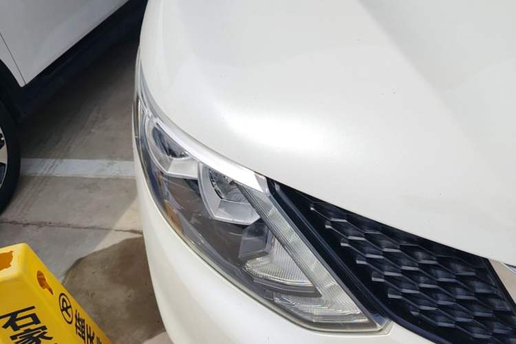 Used Nissan Qashqai 2016 2.0L CVT Luxury Edition Right Front Headlight