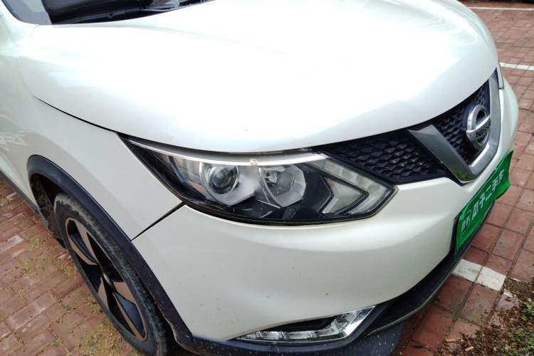 Used Nissan Qashqai 2016 2.0L CVT Luxury Edition Right Front Headlight