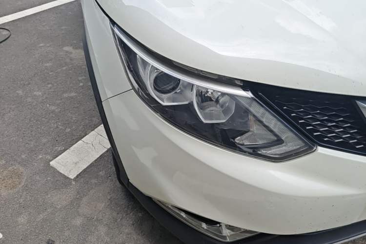 Used Nissan Qashqai 2016 2.0L CVT Luxury Edition Right Front Headlight