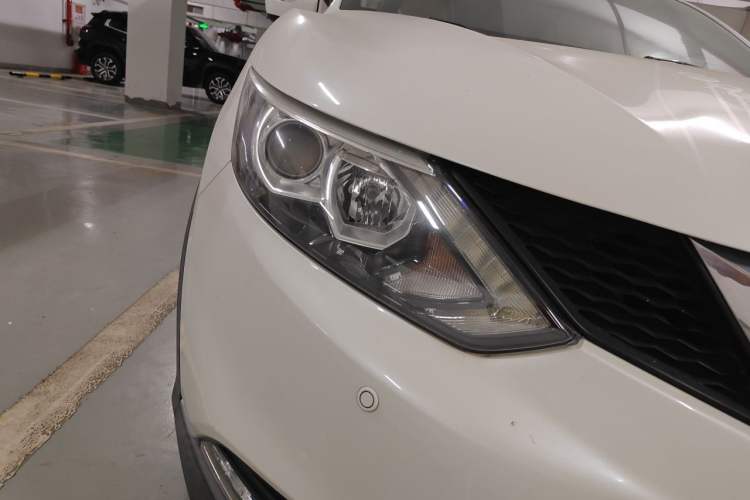 Used Nissan Qashqai 2016 2.0L CVT Elite Edition Right Front Headlight
