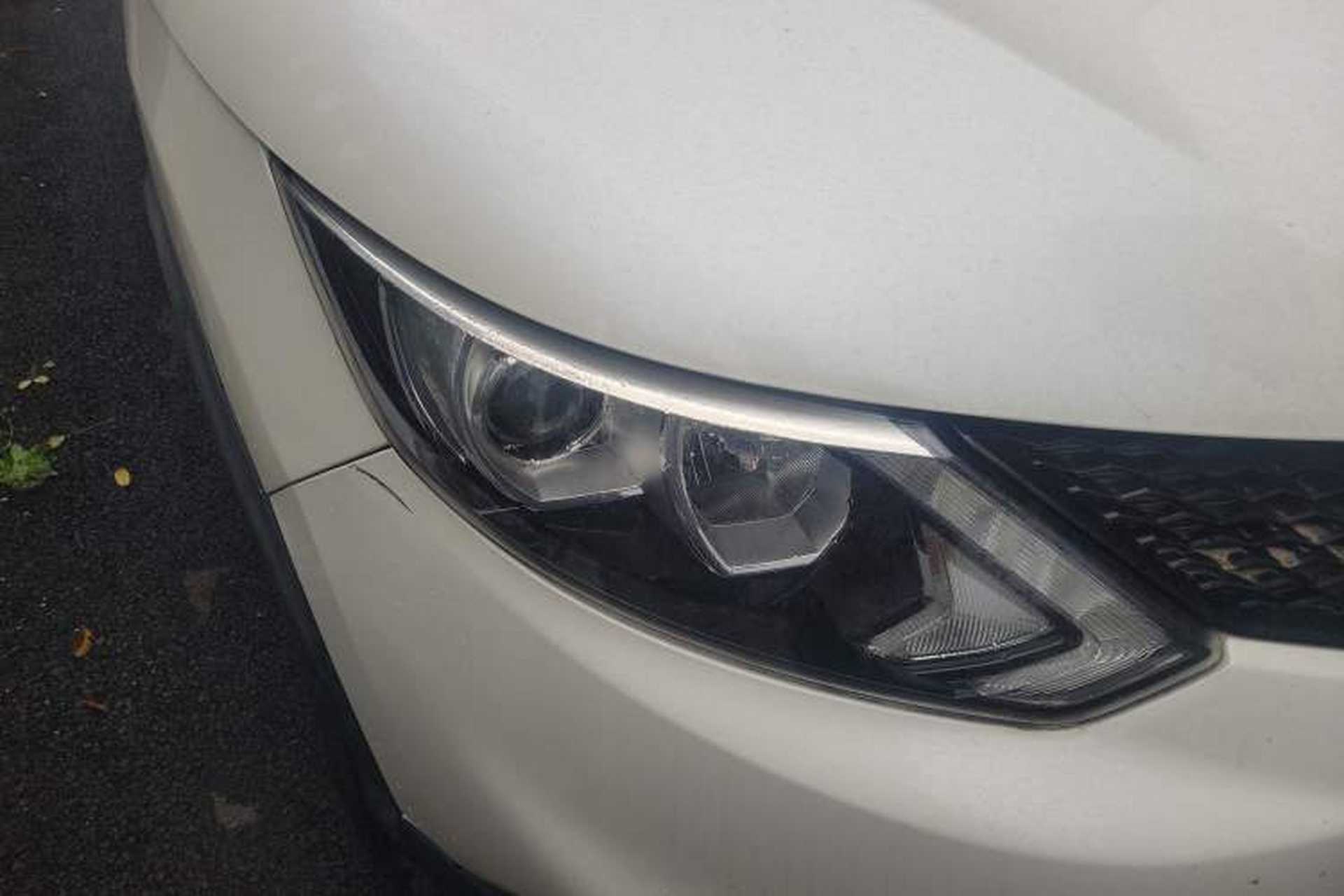 Used Nissan Qashqai 2016 2.0L CVT Luxury Edition Right Front Headlight