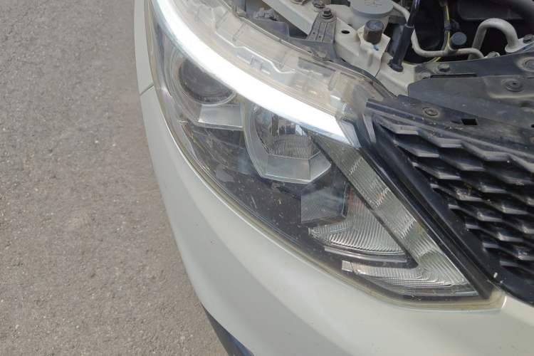 Used Nissan Qashqai 2016 2.0L CVT Elite Edition Right Front Headlight