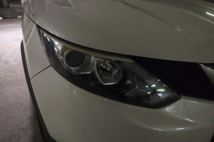 Used Nissan Qashqai 2016 2.0L CVT Elite Edition Right Front Headlight