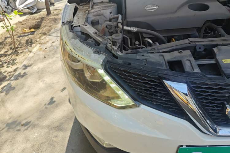 Used Nissan Qashqai 2016 2.0L CVT Elite Edition Right Front Headlight
