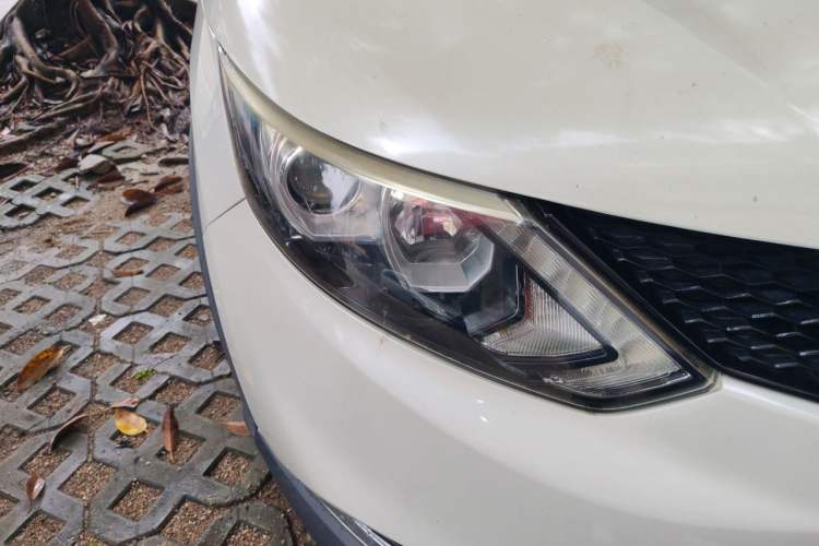 Used Nissan Qashqai 2016 2.0L CVT Elite Edition Right Front Headlight