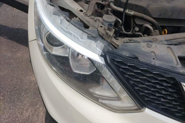 Used Nissan Qashqai 2016 2.0L CVT Elite Edition Right Front Headlight