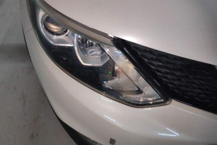 Used Nissan Qashqai 2016 2.0L CVT Elite Edition Right Front Headlight