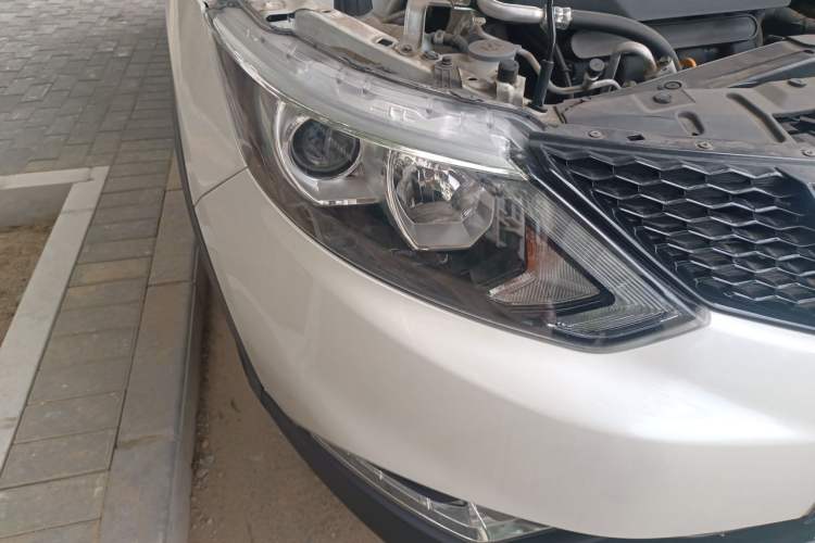 Used Nissan Qashqai 2016 2.0L CVT Elite Edition Right Front Headlight