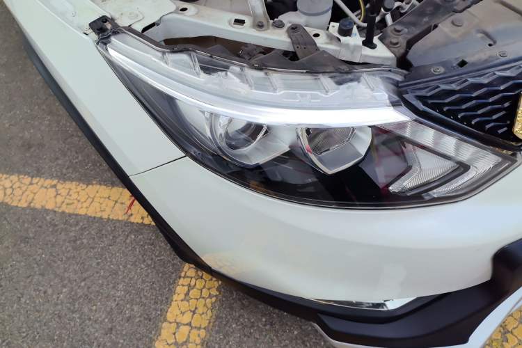 Used Nissan Qashqai 2016 2.0L CVT Elite Edition Right Front Headlight