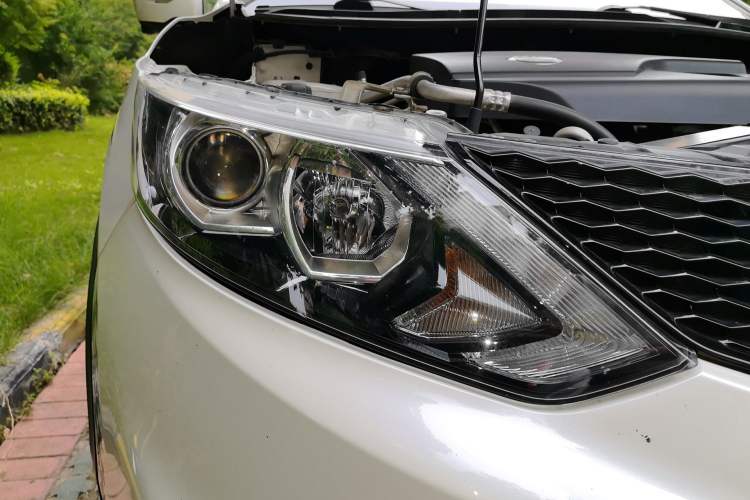 Used Nissan Qashqai 2016 2.0L CVT Luxury Edition Right Front Headlight