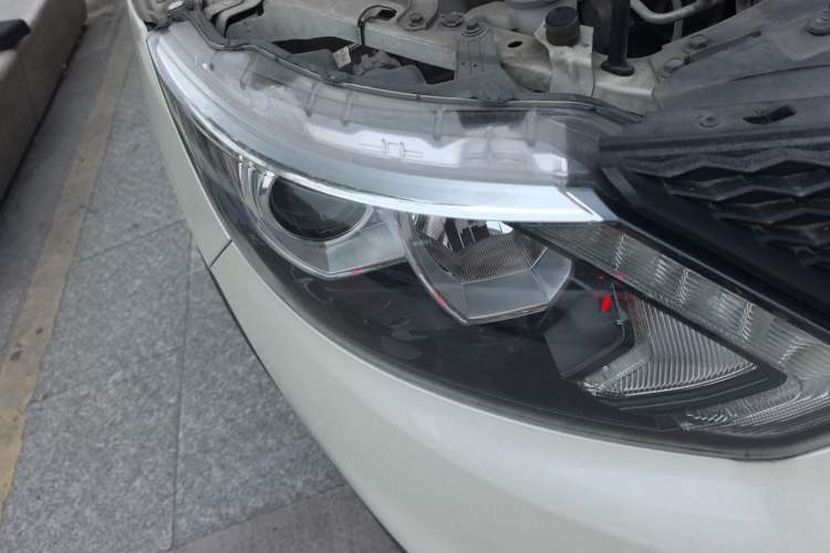 Used Nissan Qashqai 2016 2.0L CVT Elite Edition Right Front Headlight