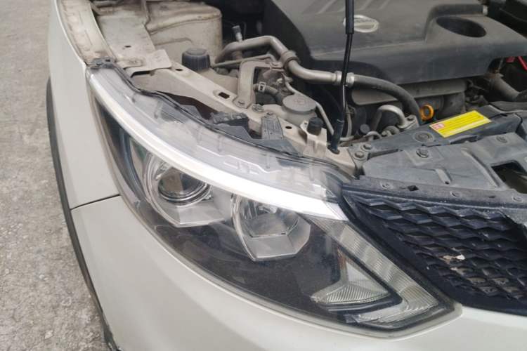 Used Nissan Qashqai 2016 2.0L CVT Elite Edition Right Front Headlight