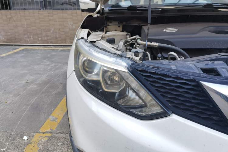 Used Nissan Qashqai 2016 2.0L CVT Luxury Edition Right Front Headlight