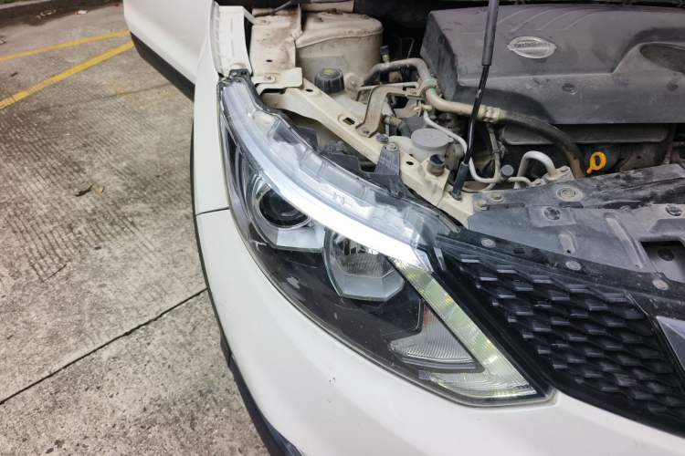 Used Nissan Qashqai 2016 2.0L CVT Elite Edition Right Front Headlight