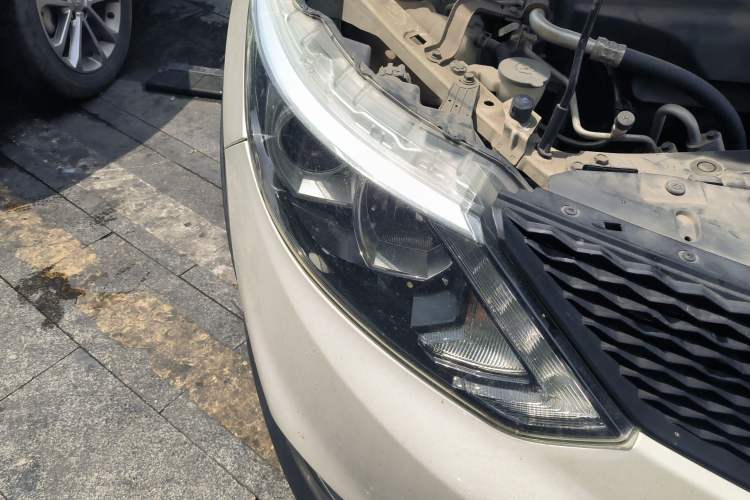 Used Nissan Qashqai 2016 2.0L CVT Elite Edition Right Front Headlight