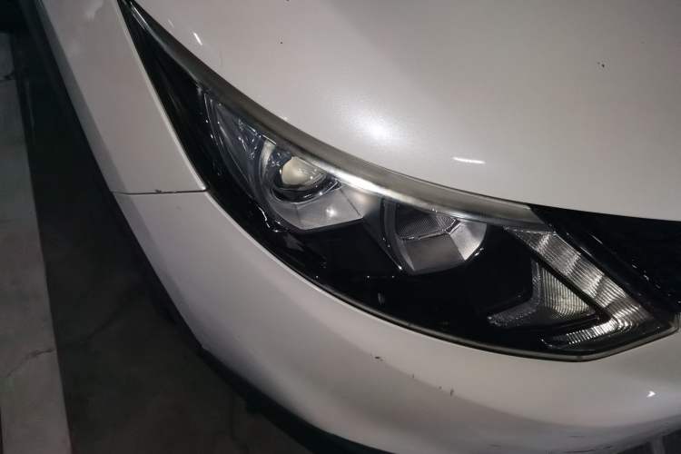 Used Nissan Qashqai 2016 2.0L CVT Elite Edition Right Front Headlight