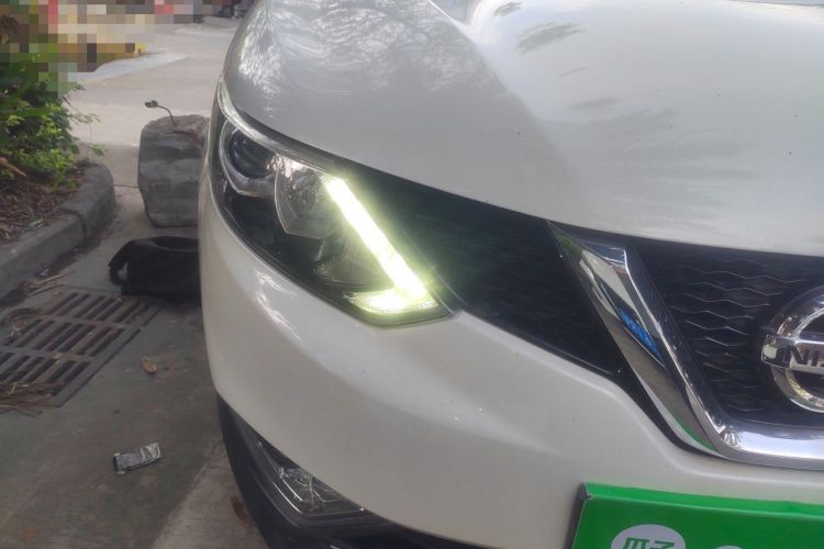 Used Nissan Qashqai 2016 2.0L CVT Luxury Edition Right Front Headlight
