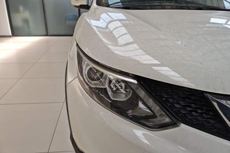 Used Nissan Qashqai 2016 2.0L CVT Elite Edition Right Front Headlight