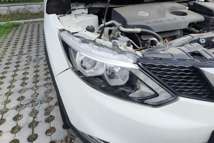 Used Nissan Qashqai 2016 2.0L CVT Luxury Edition Right Front Headlight