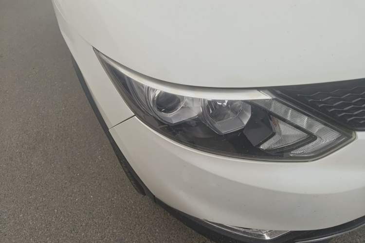 Used Nissan Qashqai 2016 2.0L CVT Leading Edition Right Front Headlight