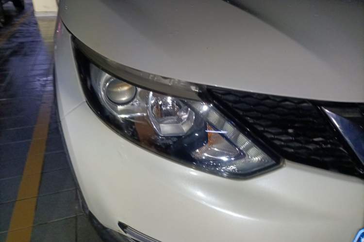 Used Nissan Qashqai 2016 2.0L CVT Elite Edition Right Front Headlight