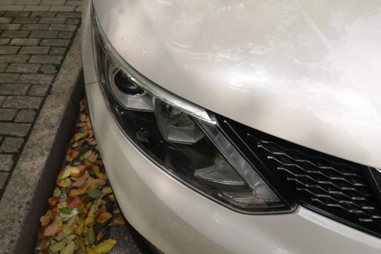 Used Nissan Qashqai 2016 2.0L CVT Luxury Edition Right Front Headlight