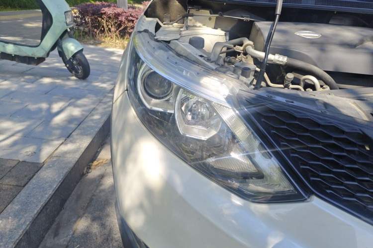 Used Nissan Qashqai 2016 2.0L CVT Elite Edition Right Front Headlight